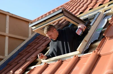 Pose de fenêtres de toit Velux à Loupershouse